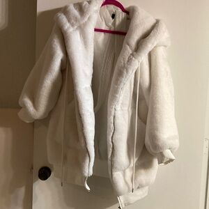 AKIRA brand new!! STUNNING White Teddy Jacket Coat  size S